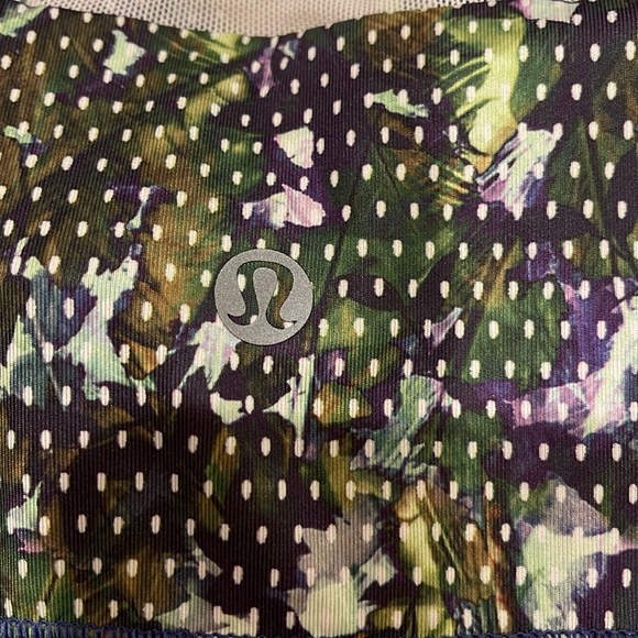 Lululemon Running In The City Tank size 6 - Picture 4 of 8